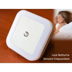 Lampada Luce Led Notturna Quadrato Segnapasso Smart con Sensore Crepuscolare Bianco Caldo 3000K 0,5W