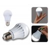 2 Lampade Led E27 A60 Luce Emergenza 7W Ricaricabile Intelligente Anti Blackout Gancio Incluso